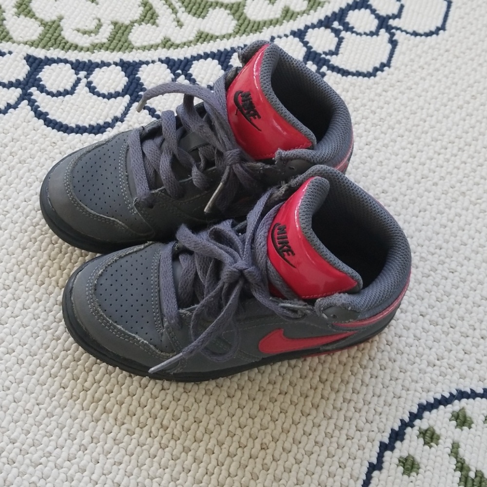 Nike boys high top sneakers size 11C